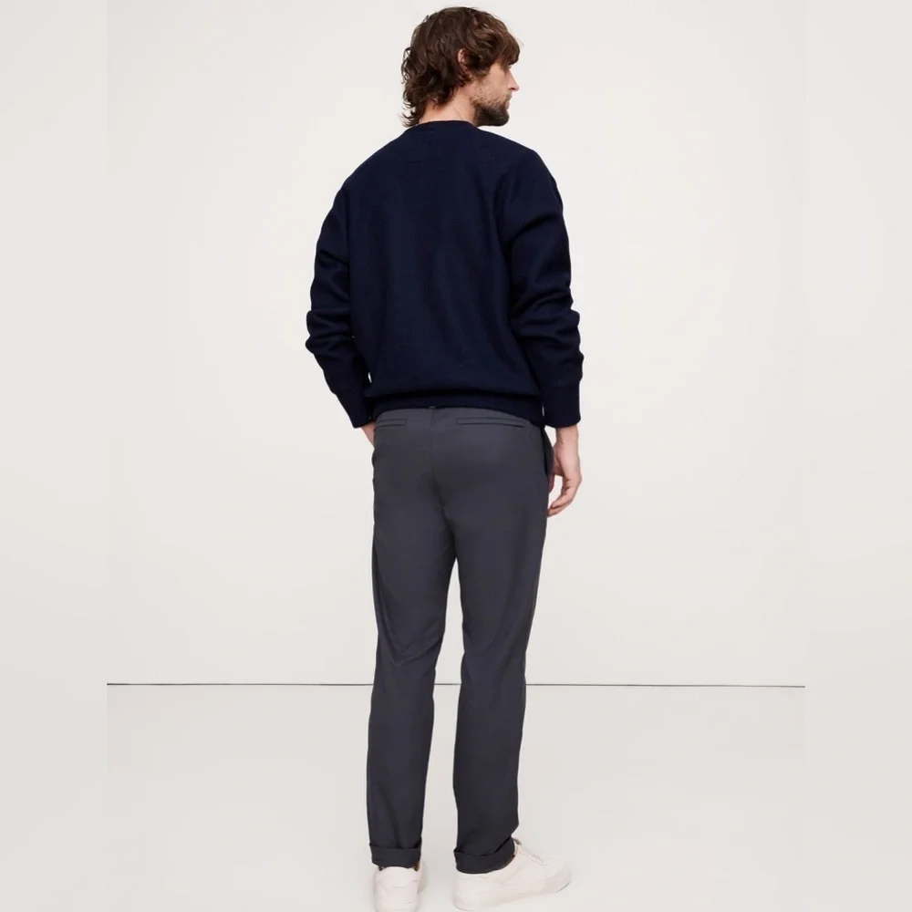 NWT Banana Republic Men’s Athletic Navy/Gray Slim Performance Pants Size 34 x 30